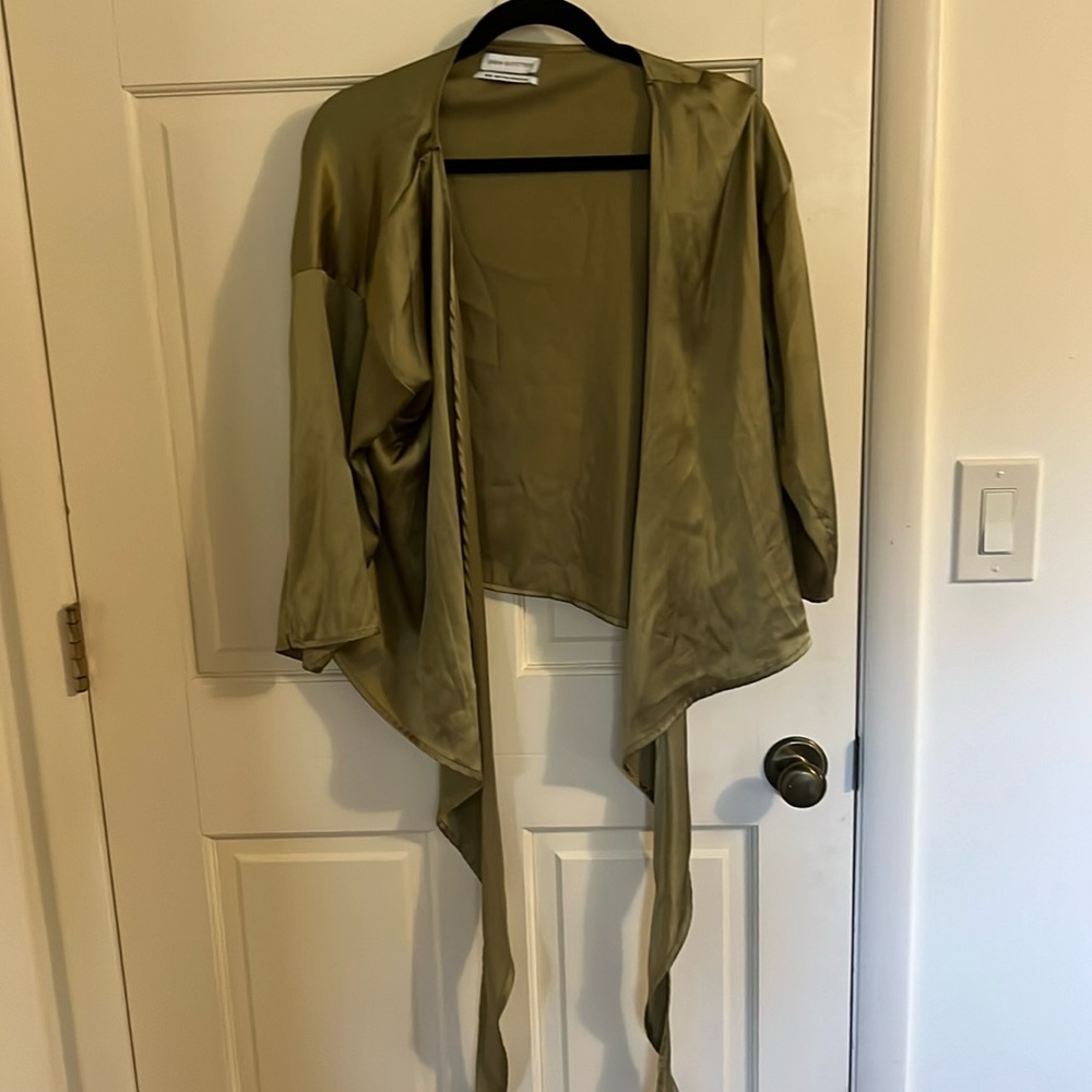 Elegant wrap. Great condition!